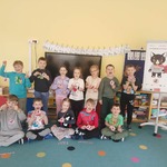 Grupa dzieci z medalami BOF.